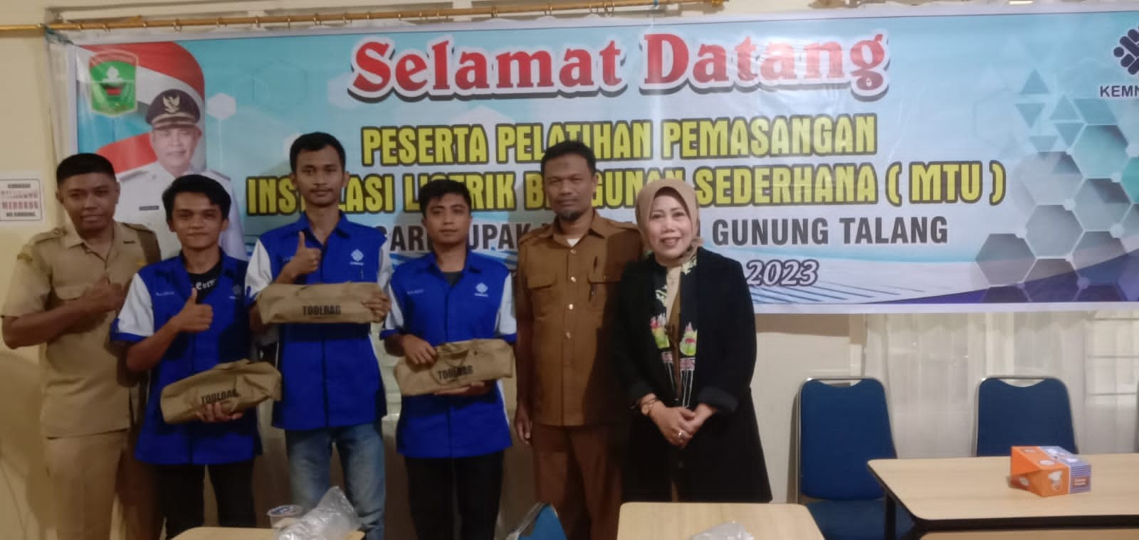 Penutupan Pelatihan berbasis Kompetensi Pemasangan Listrik Bangunan Sederhana 