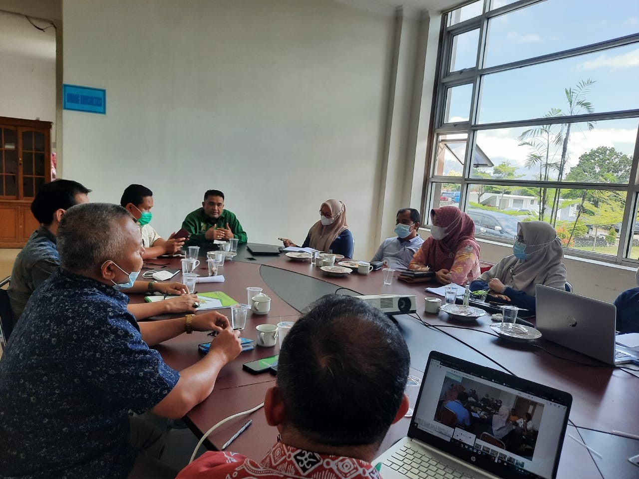 Rapat Koordinasi Penyusunan Draft Peraturan Bupati oleh DPMPTSPNAKER dan BPJS Ketenagakerjaan