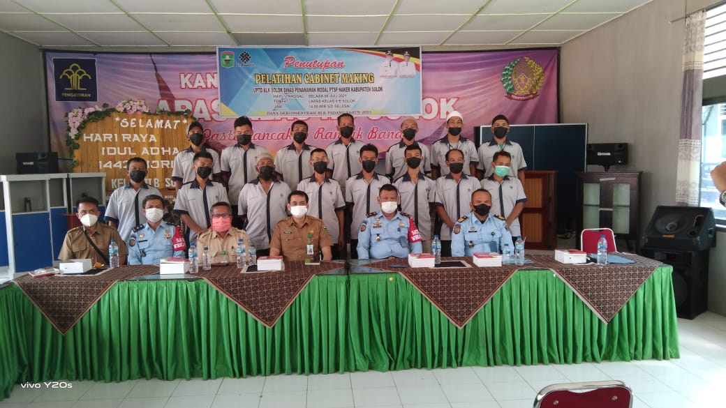 Penutupan Acara Pelatihan Cabinet Making pada Lapas Kelas 2 B Solok 