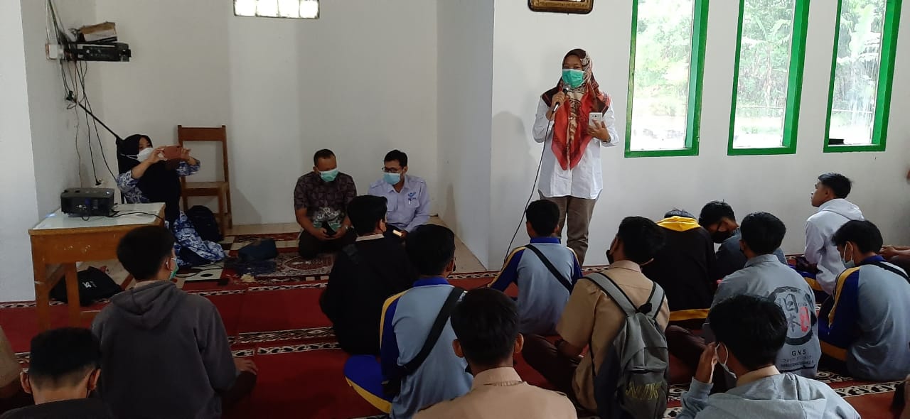 Penyuluhan Bimbingan Jabatan bagi siswa kelas XII SMK di SMK Negeri 2 Gunung Talang