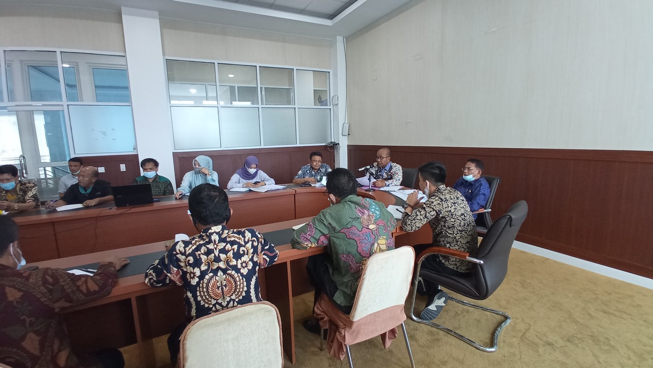 Rapat Pembahasan Penyusunan Rancangan Perda Retribusi Perizinan Tertentu