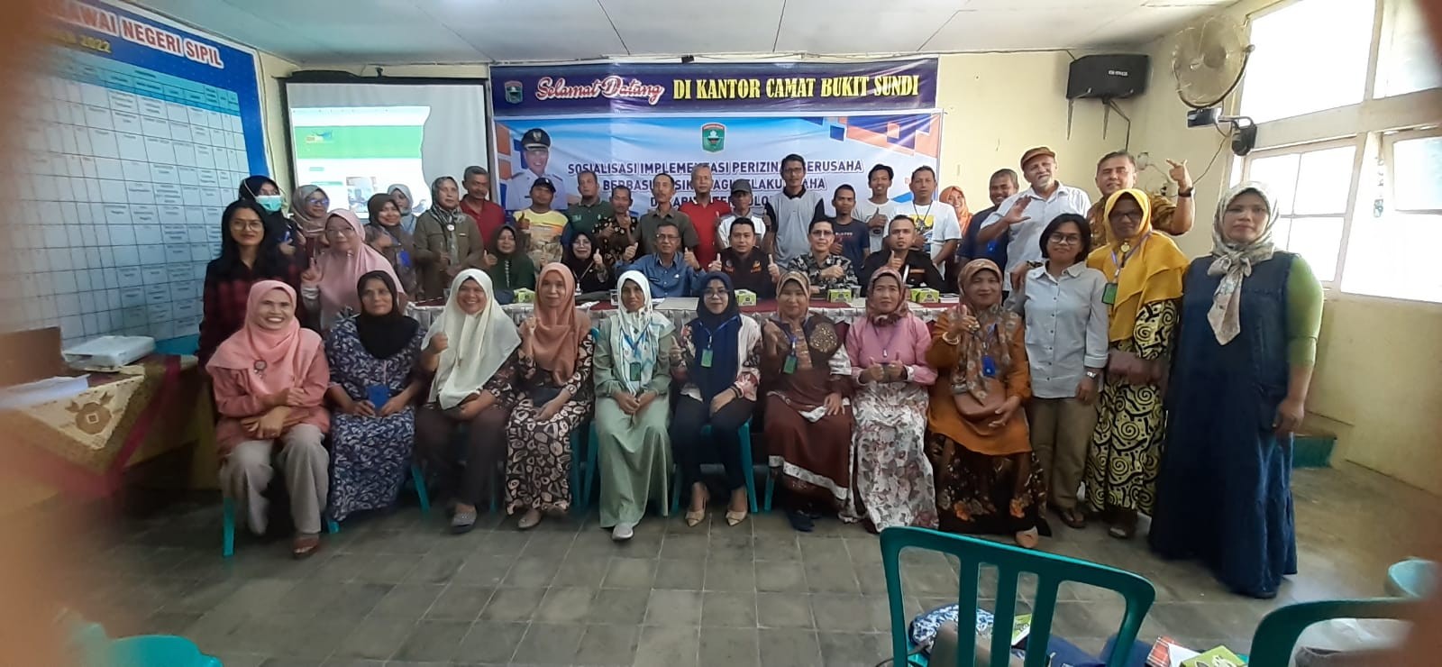 Sosialisasi Implementasi Perizinan Berusaha Berbasis Risiko Bagi Pelaku Usaha di Bukit Sundi Kabupaten Solok